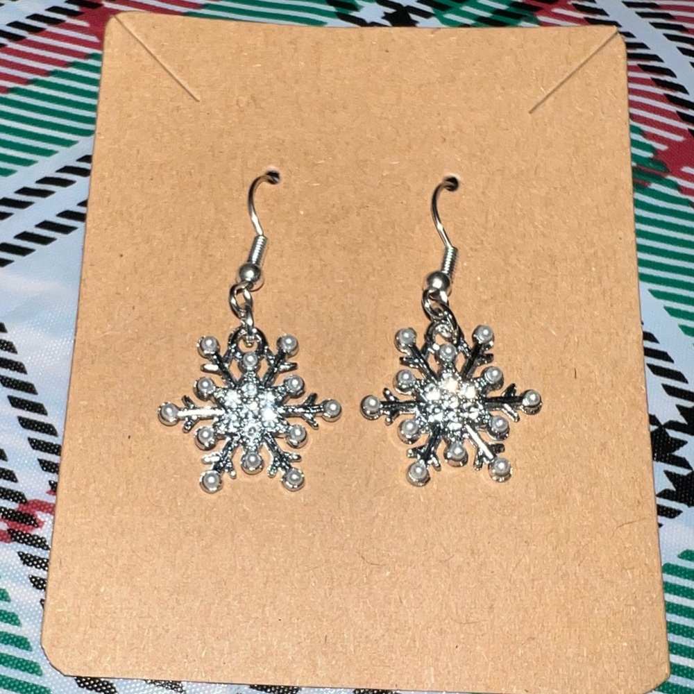 Elegant Handmade Silver Snowflake Earrings NEW